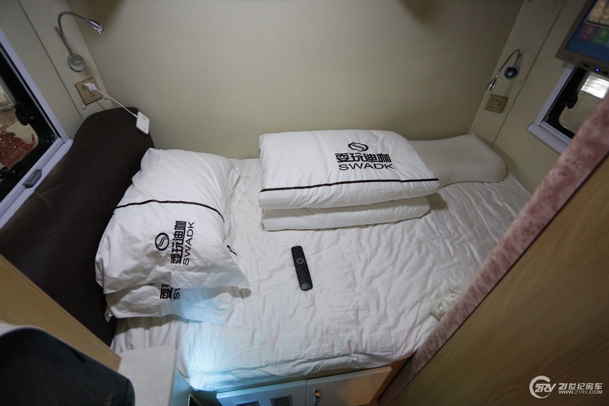 新房车大全20-30万的c型房车,轻卡房车跟c型房车的对比