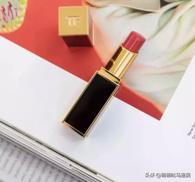 涂口红了就显得脸平,涂了口红是不是更有女人味