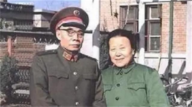 开国中将吴信泉：一生孕育12个子女，8个儿子、4个女儿