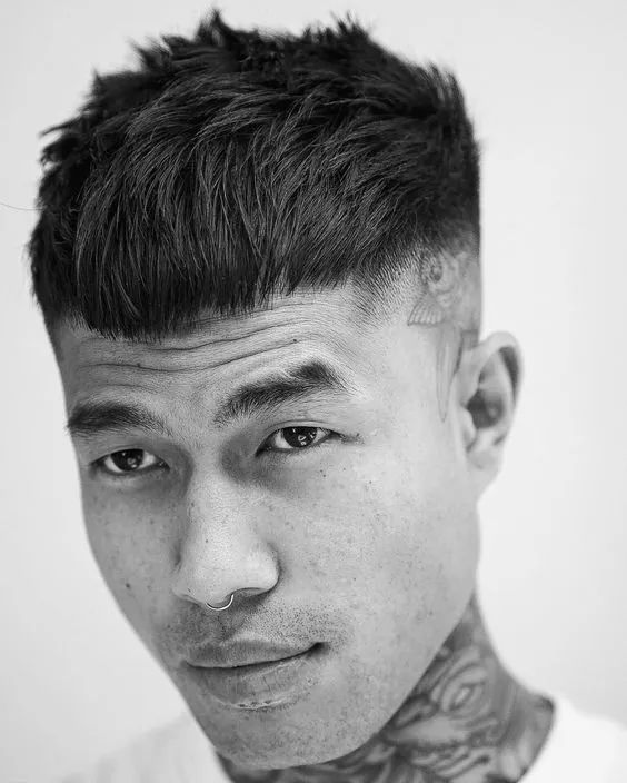 发际线比较高适合什么刘海发型男,发际线低适合什么刘海发型男生