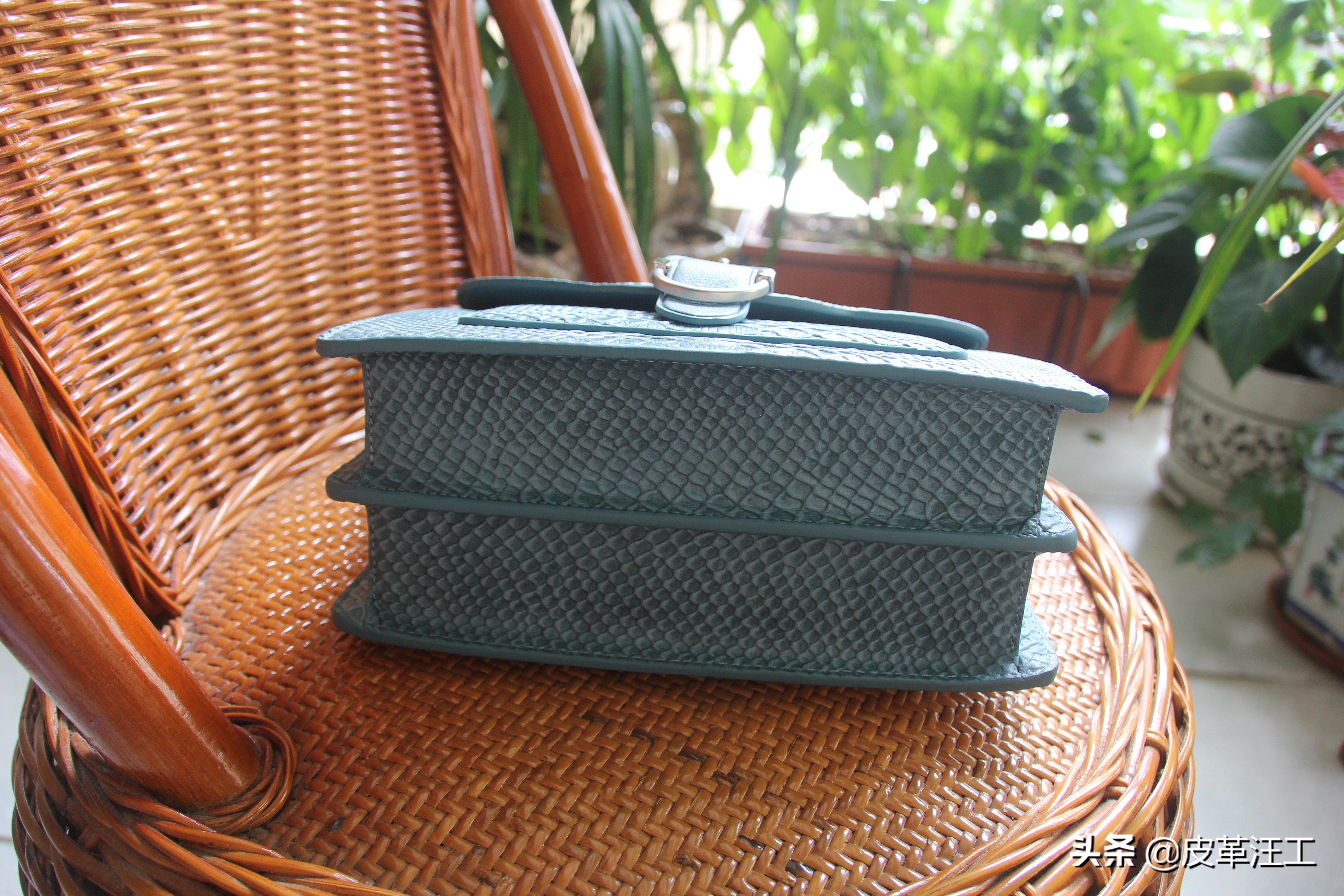 秋冬新款头层牛皮真皮女包图片,真皮女包100%牛皮法式复古风