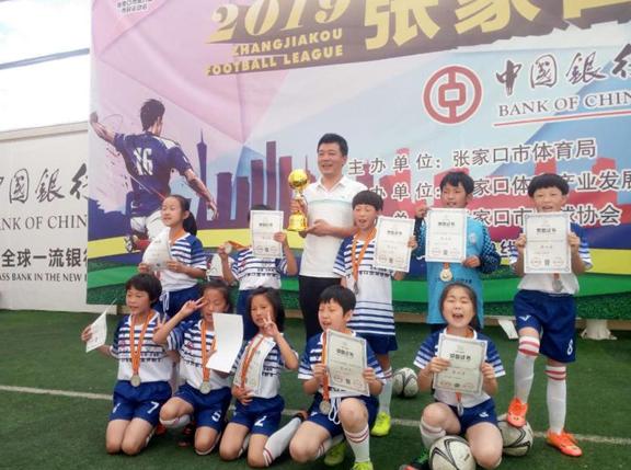 5战4胜1负!1所小学女子足球队代表阳原县参加全市足球联赛斩获第二名!