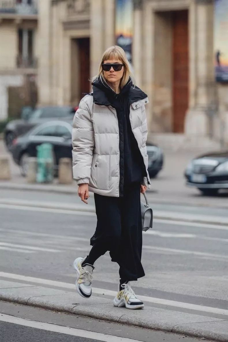 羽绒服太肥大太臃肿了怎么办,羽绒服穿肥点好还是瘦点好看