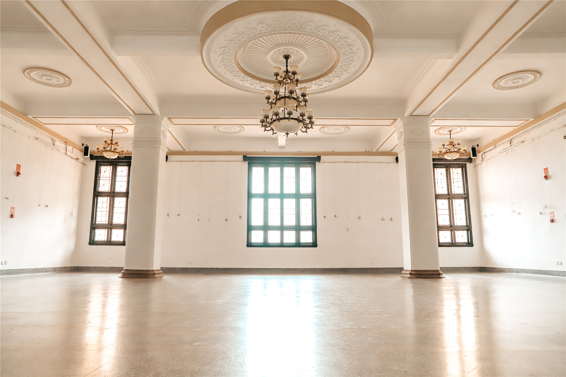 鏄嗘槑灏忓厠閲屽鏋楀鍦板潃,鍏嬮噷濮嗘灄瀹槸鑻忚仈鐨勫悧