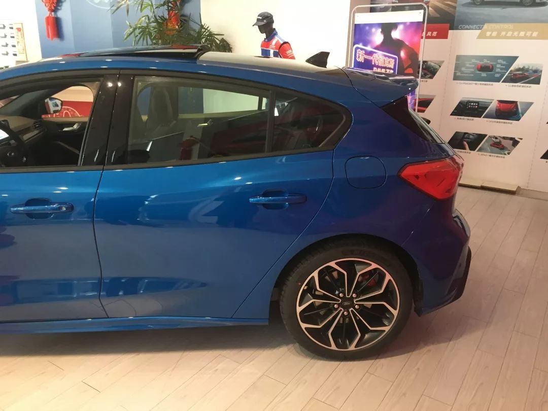 试驾小钢炮全新福克斯active,试驾新福克斯