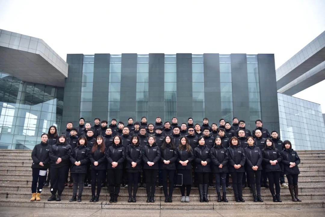 第八届凝心聚力杯拔河比赛信息,凝心聚力绳彩飞扬教职工拔河比赛