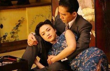 逃避婚姻的流氓，却以爱情的名义睡你（原创）