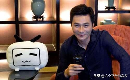 李毅在哪场比赛护球像亨利,李毅护球像亨利是什么梗