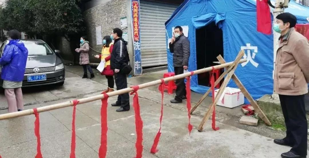 “我就是要出去！”看法官妙招说服各路“购物大妈”和“取货大叔”