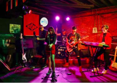 今晚在西北湖，用音乐、美食和市集解锁最潮酷的武汉玩法