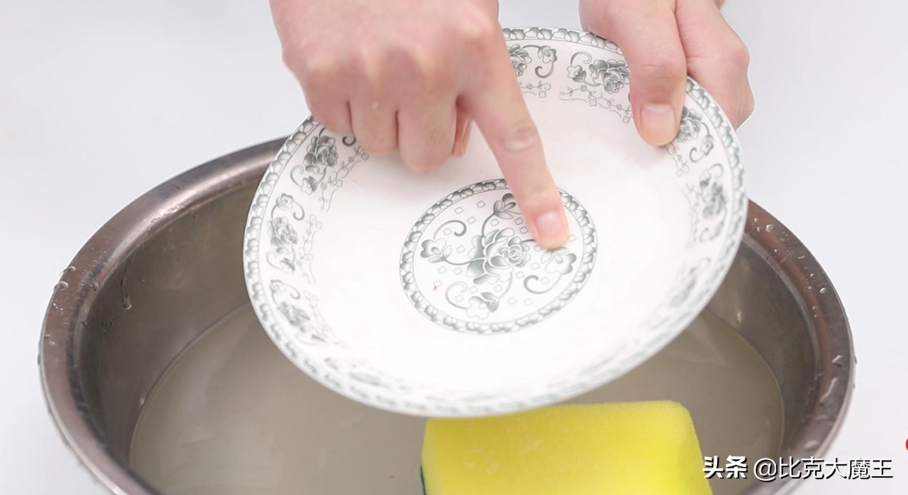 橘子皮能和盐一起用吗,橘子皮泡水时可以加上什么