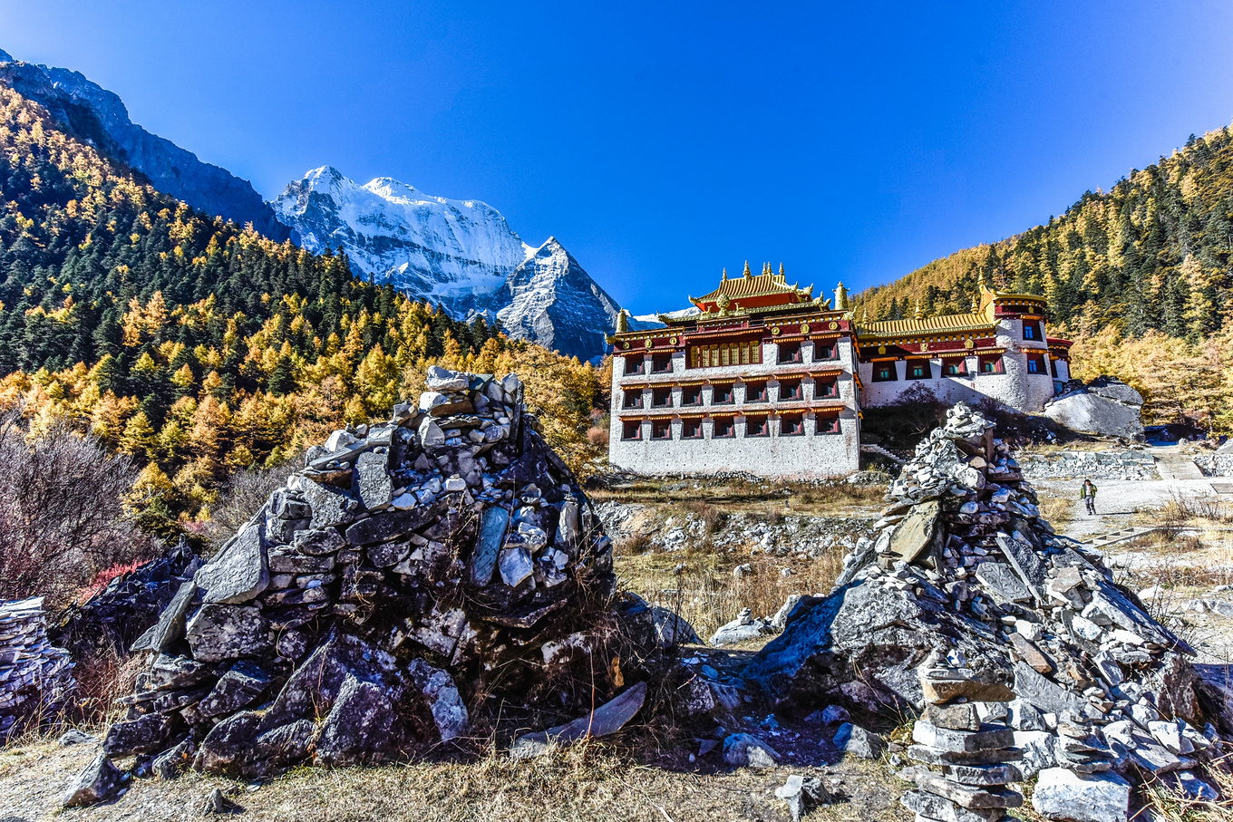 四川甘孜的亚丁稻城,四川稻城亚丁蓝色星球上的净土