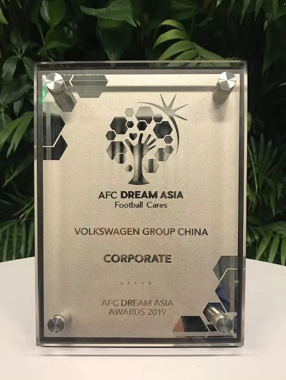 沃尔夫斯堡教练团,沃尔夫斯堡有几个足球俱乐部