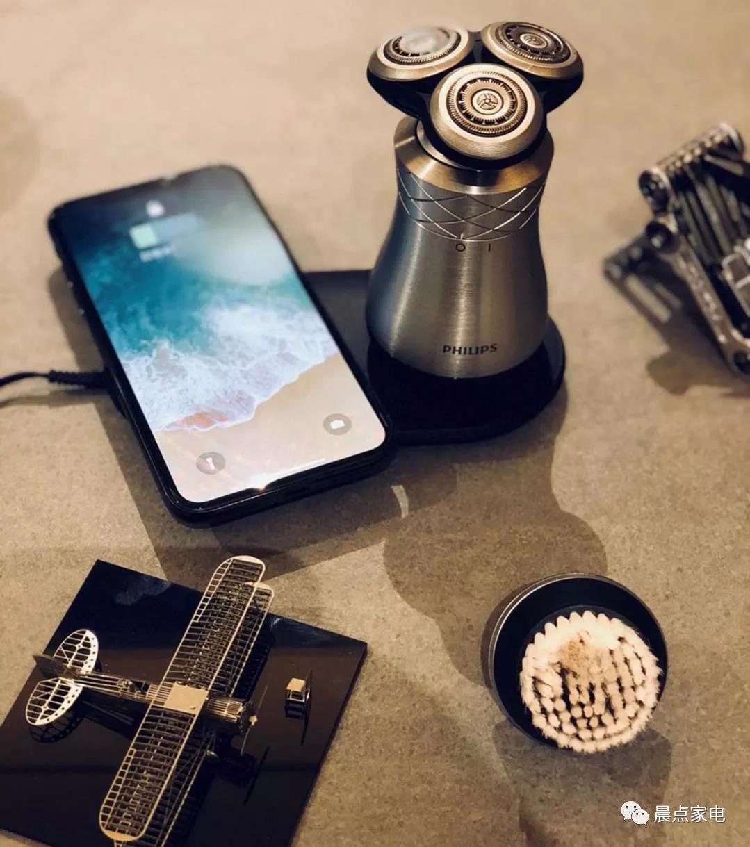 晨点家电|刮胡刀有适合剃刀有适合电动用显微镜看看胡渣就知道