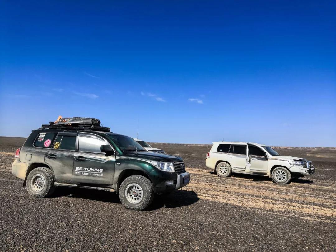 2018酷路泽4.0最顶配,2022年酷路泽4.6顶配