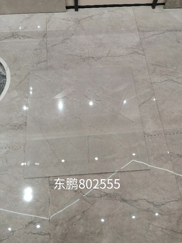 东鹏陶瓷和宏宇陶瓷哪个好,东鹏和宏宇哪个更实用亲民