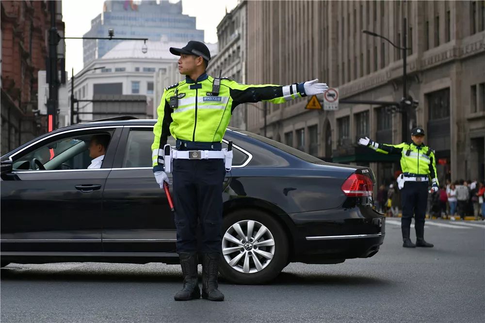 「身边的马天民」“外滩指路人”黄俊带你观赏进博会别样的“警”色