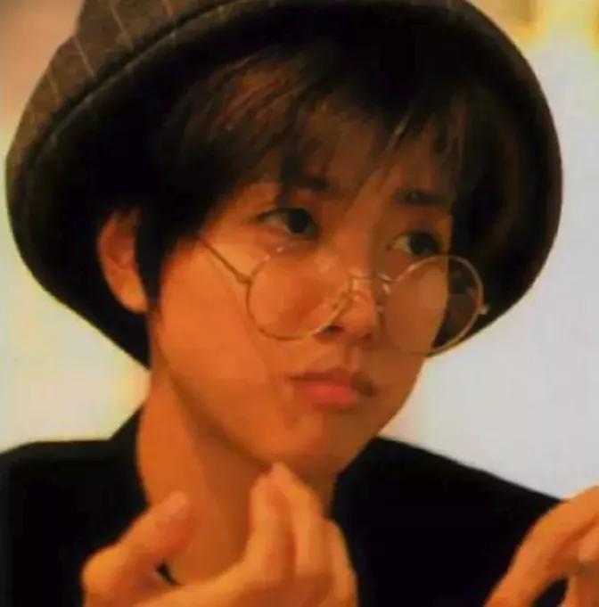 他是世纪美少年，她帅到掰弯无数小姐姐，相恋10年不婚的神仙眷侣