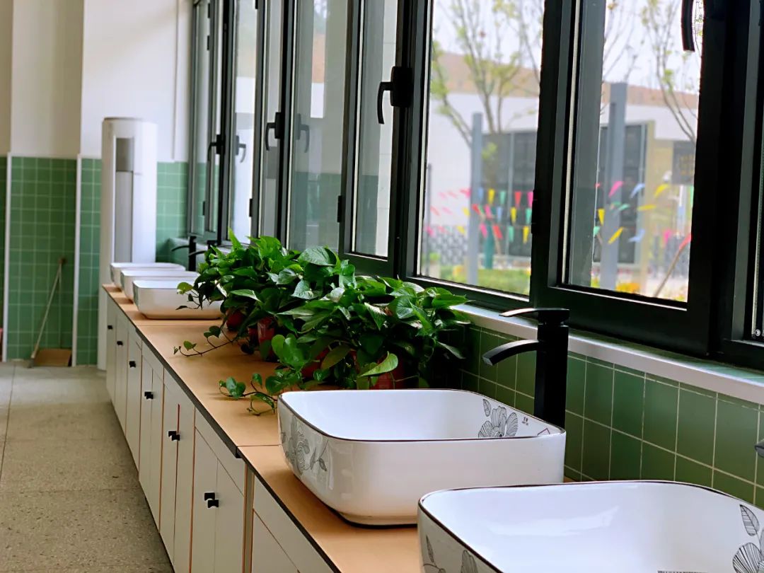 南京外国语仙林分校华侨城小学,南京仙林分校华侨城小学怎么样