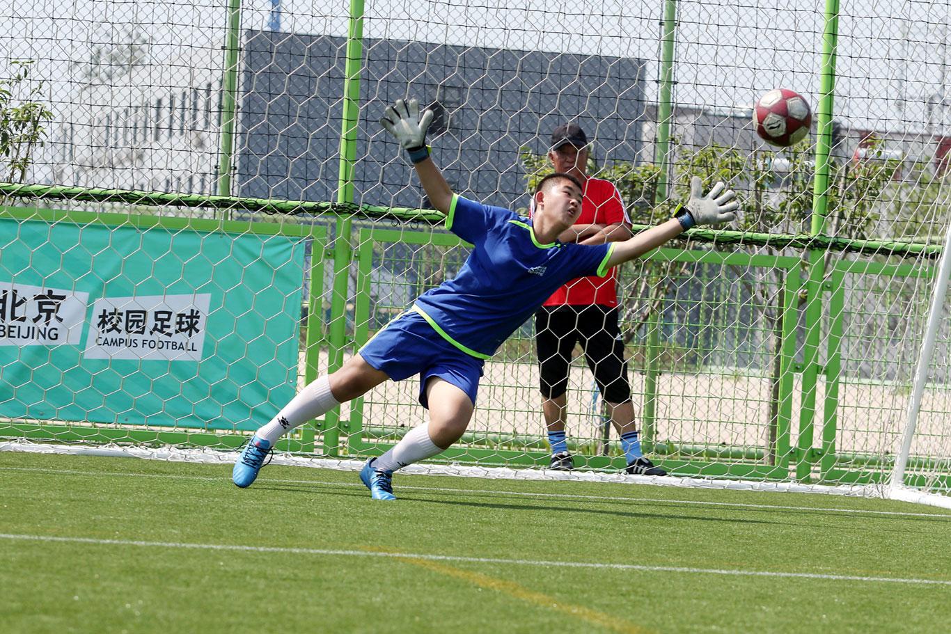 带领国足亚洲杯夺冠,亚洲杯中国男足门将
