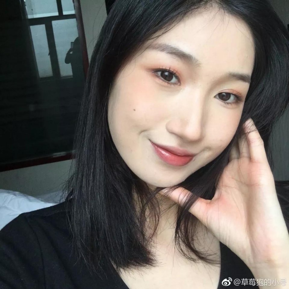 快买了这只口红来人间水蜜桃学院报道！