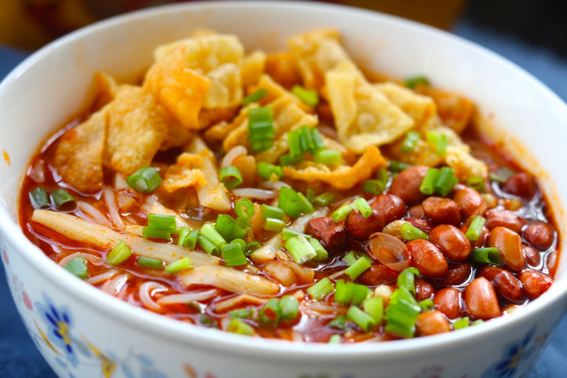 煮米粉用冷水还是热水下锅,煮米粉是冷水还是热水下锅