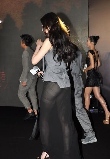 刘亦菲仙气十足穿什么都完美,刘亦菲白色裤子造型