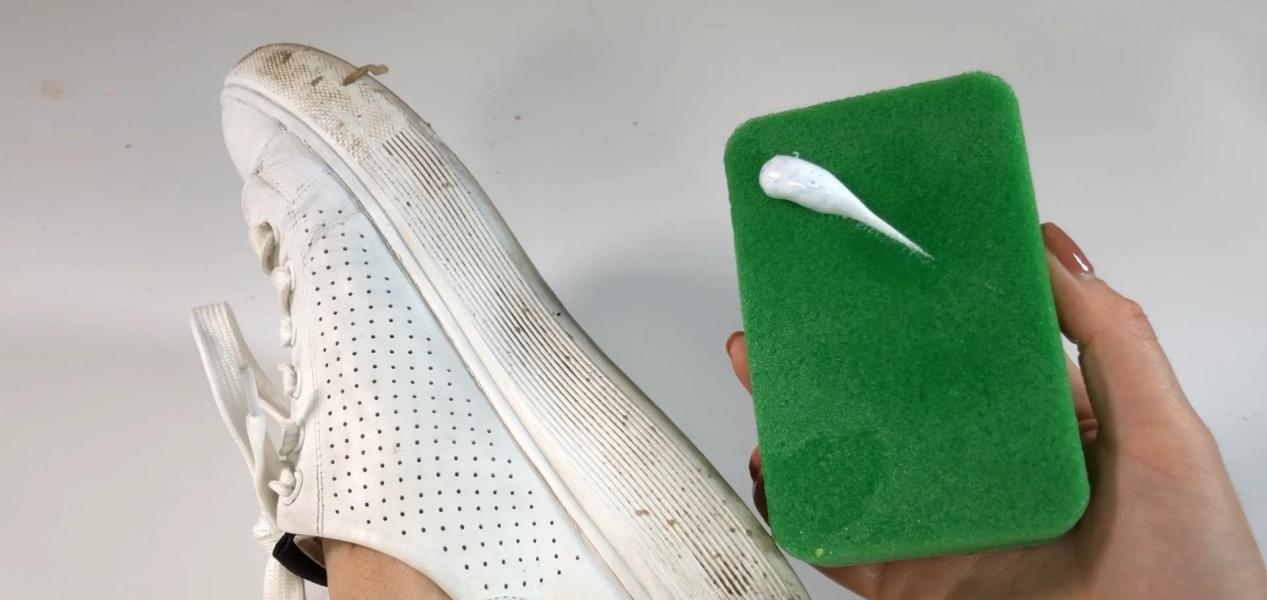 白鞋脏了不用去污剂怎么洗,白鞋脏了不洗怎么变干净