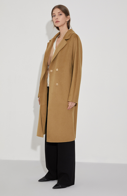 雾霾蓝大衣怎么搭配秋冬,秋冬大衣怎么搭配好看