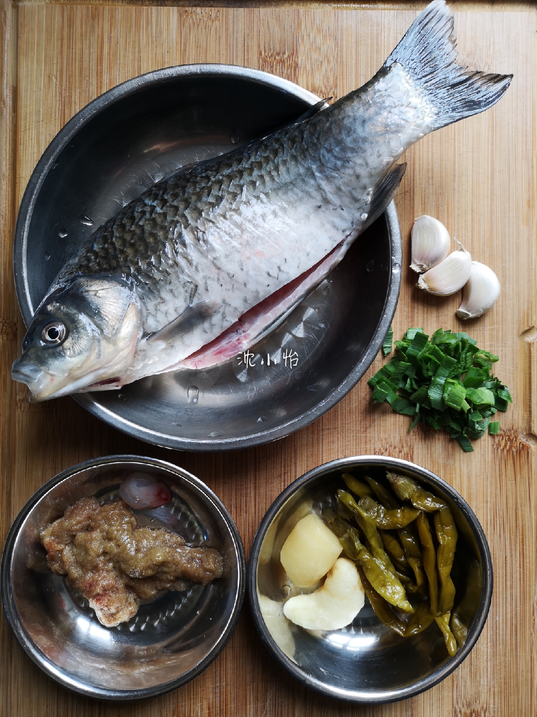 怎么煎鱼不粘锅不掉皮简单,煎鱼怎么煎不粘锅不掉皮窍门