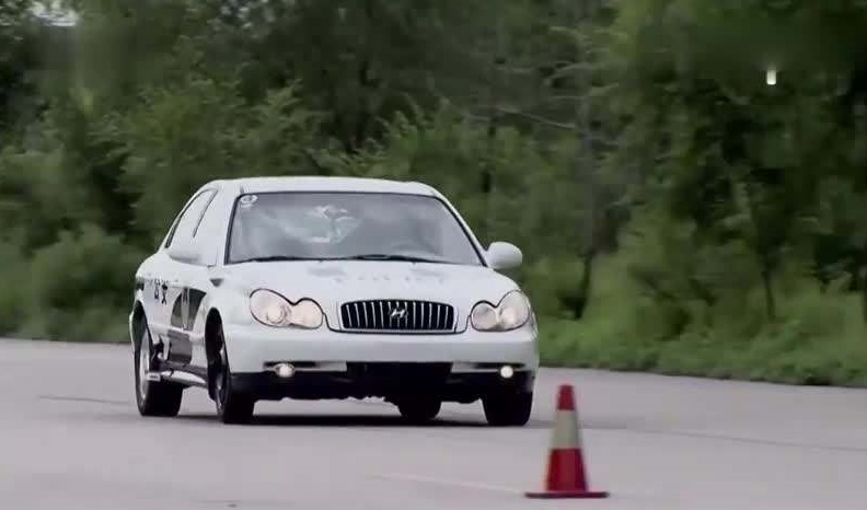 平时刹车失灵怎么处理,行驶过程中刹车突然失灵怎么维修