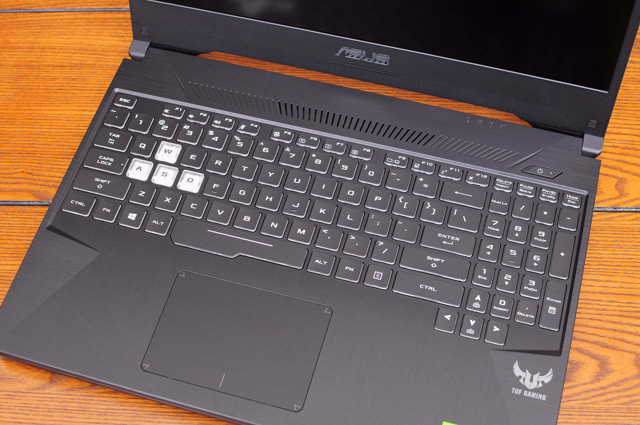 开箱一款最牛逼的游戏笔记本电脑,特别值得入手的游戏笔记本