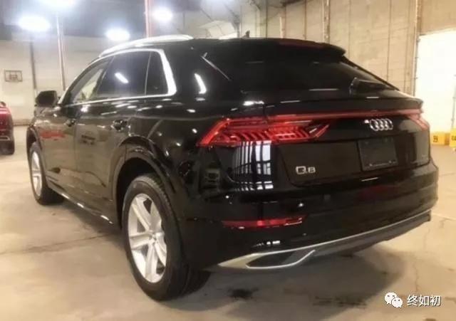 不愧是真正“撩妹王”!奥迪王牌配无框门+三大屏,卡宴招架不住