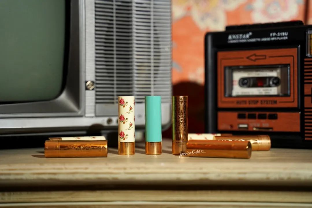 奢侈品下场battle卖口红，爱马仕、周仰杰，该买哪一支？