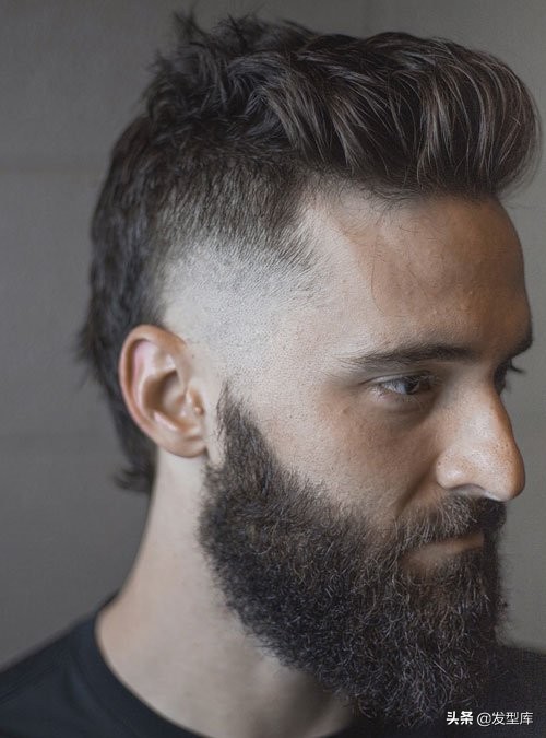 50岁鲻鱼头烫发发型,短发发型女2020流行发型鲻鱼头