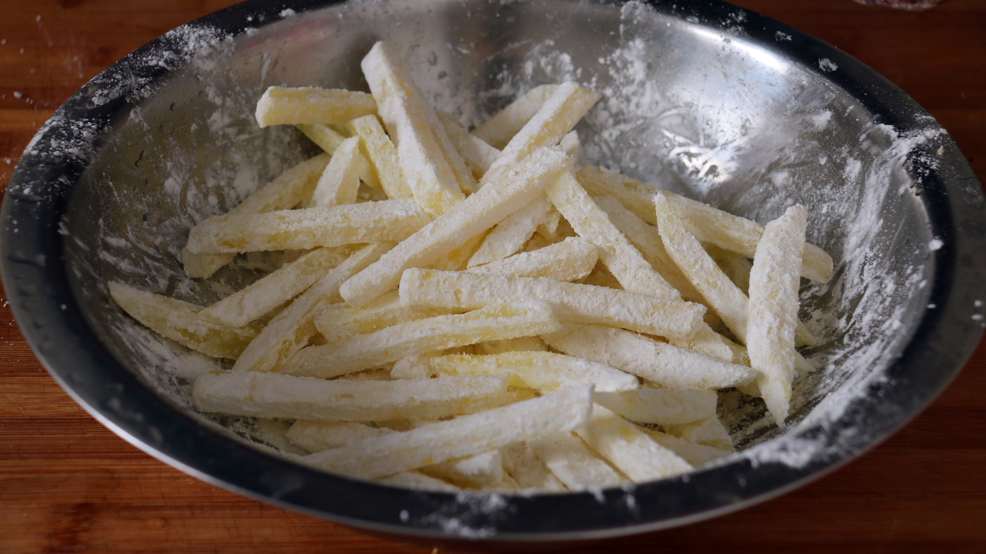 在家也能吃好吃的薯条,想吃薯条别去买了学会这种做法