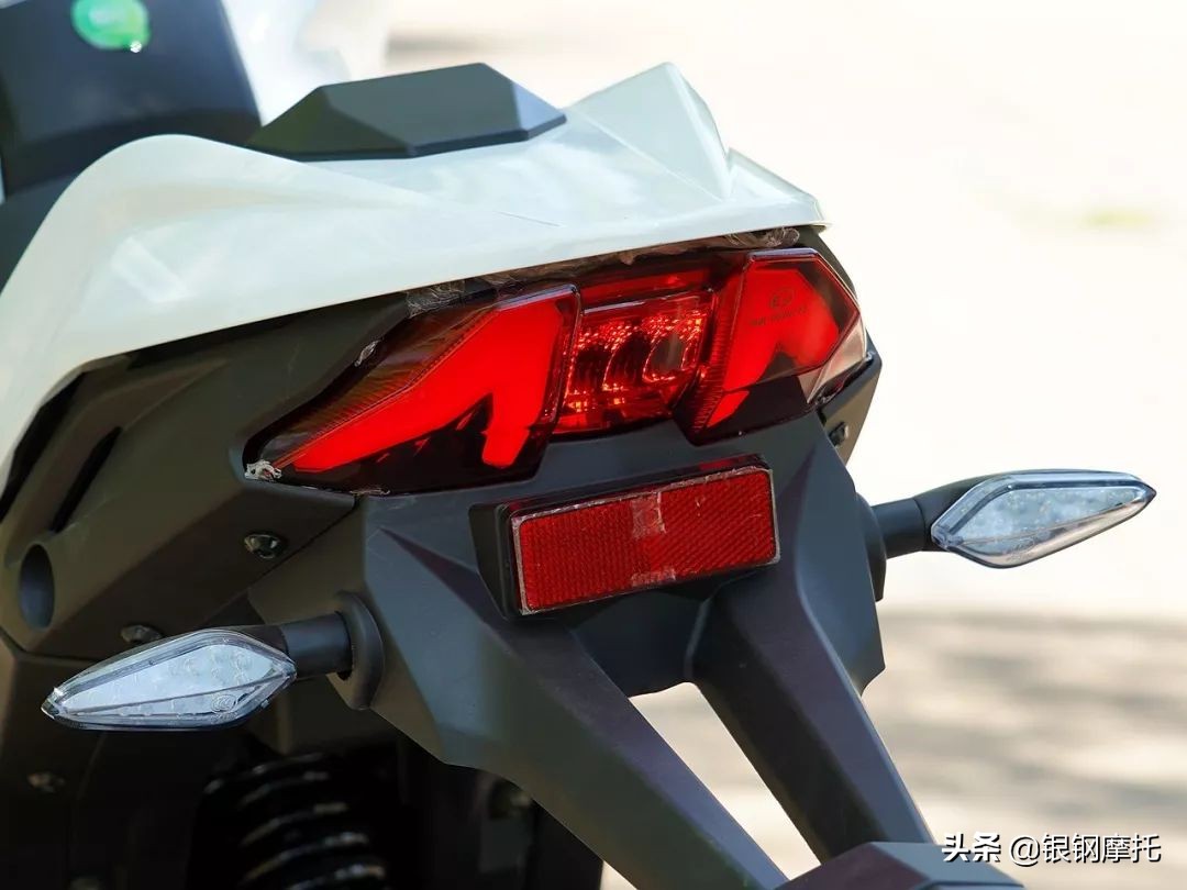 2018款银钢小怪兽125cc,银钢小怪兽yg150-23a电喷实测油耗