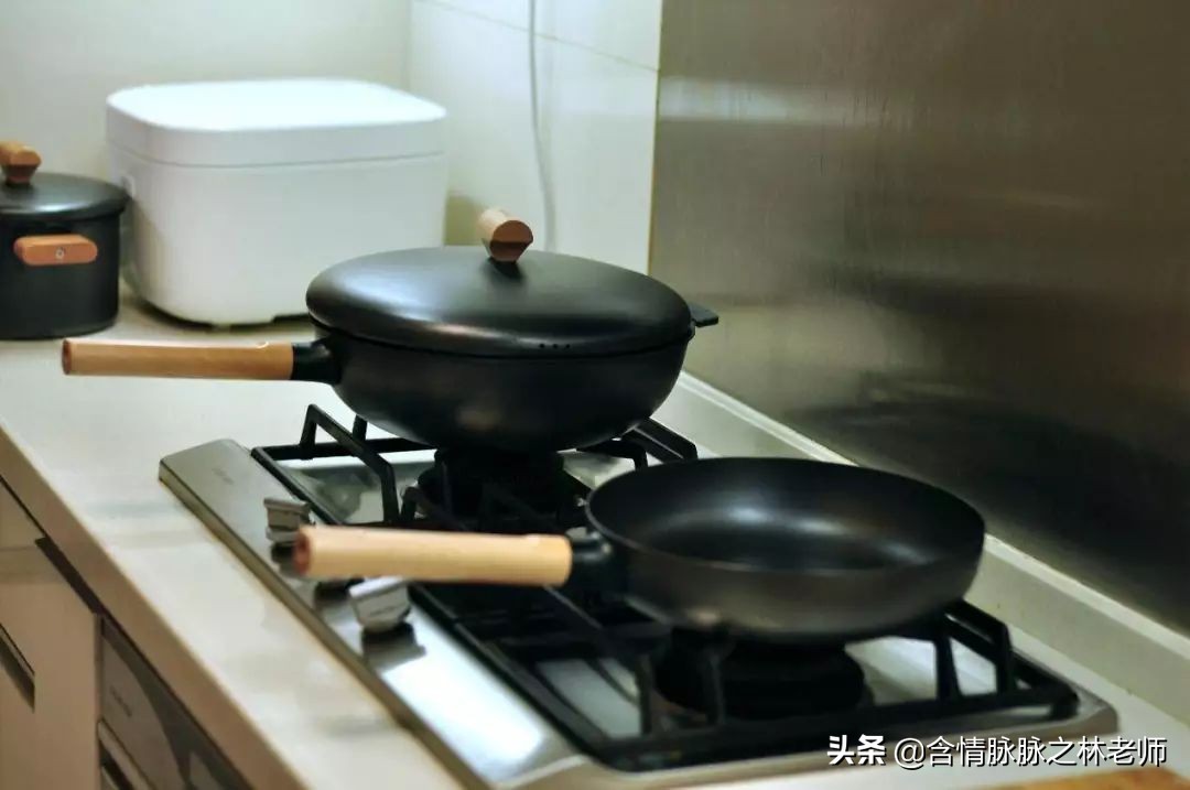 早餐三合一煎锅教程,多功能四孔煎锅早餐做法