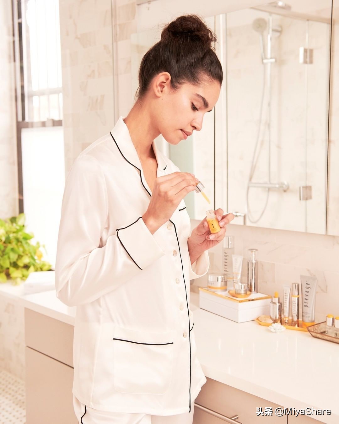 化妆水越粘稠越好？兰蔻粉水凭这点骗了多少人？化妆水到底怎么选