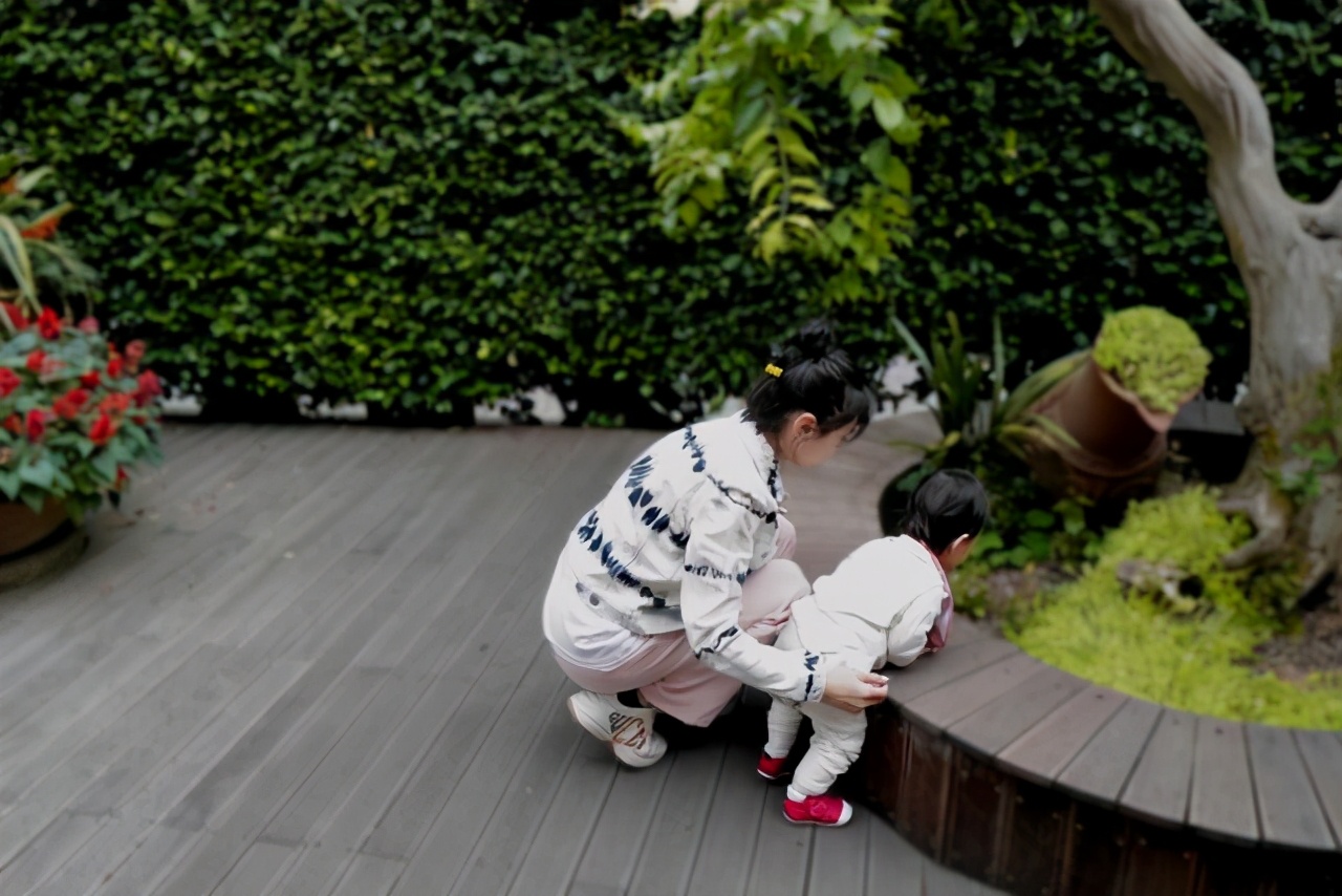 蹦床运动员何雯娜照片,中国蹦床女神何雯娜