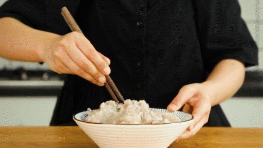 自己做的虾滑比买的好吃,虾滑如何鲜香q弹好吃