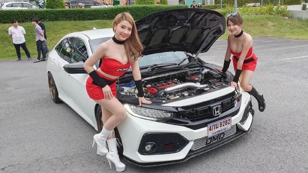 这台思域当年售价比雅阁还贵，如今车友为情怀将其收入囊中