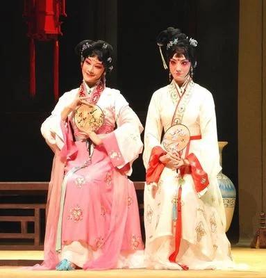 关汉卿戏剧中的文人形象共同点,关汉卿是一个怎样的浪子形象