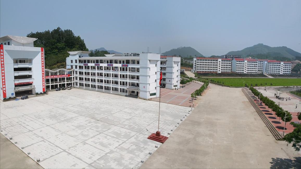 江西各中学被清华北大录取情况,江西高中黑马学校