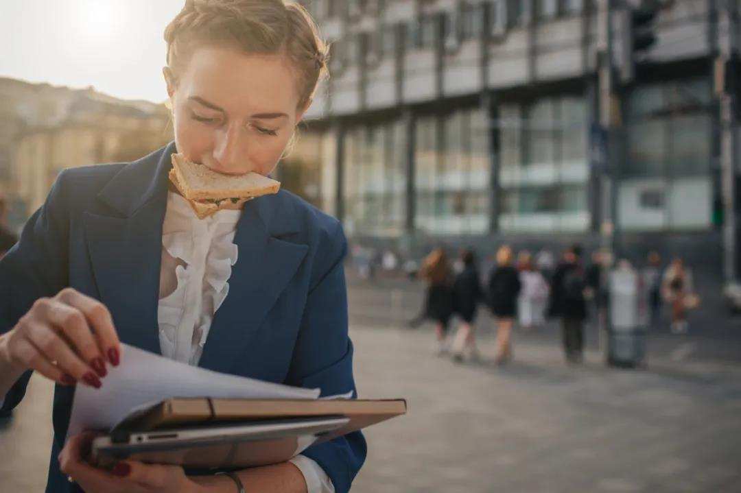 减肥到底要不要吃碳水食物,减肥到底要不要吃玉米