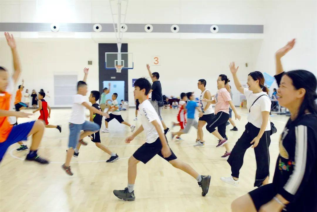 怎么和孩子沟通和互动,如何高效陪伴孩子做作业