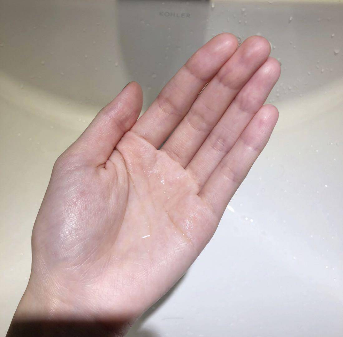 又黄又毛躁的头发,女士头发又细又黄油腻