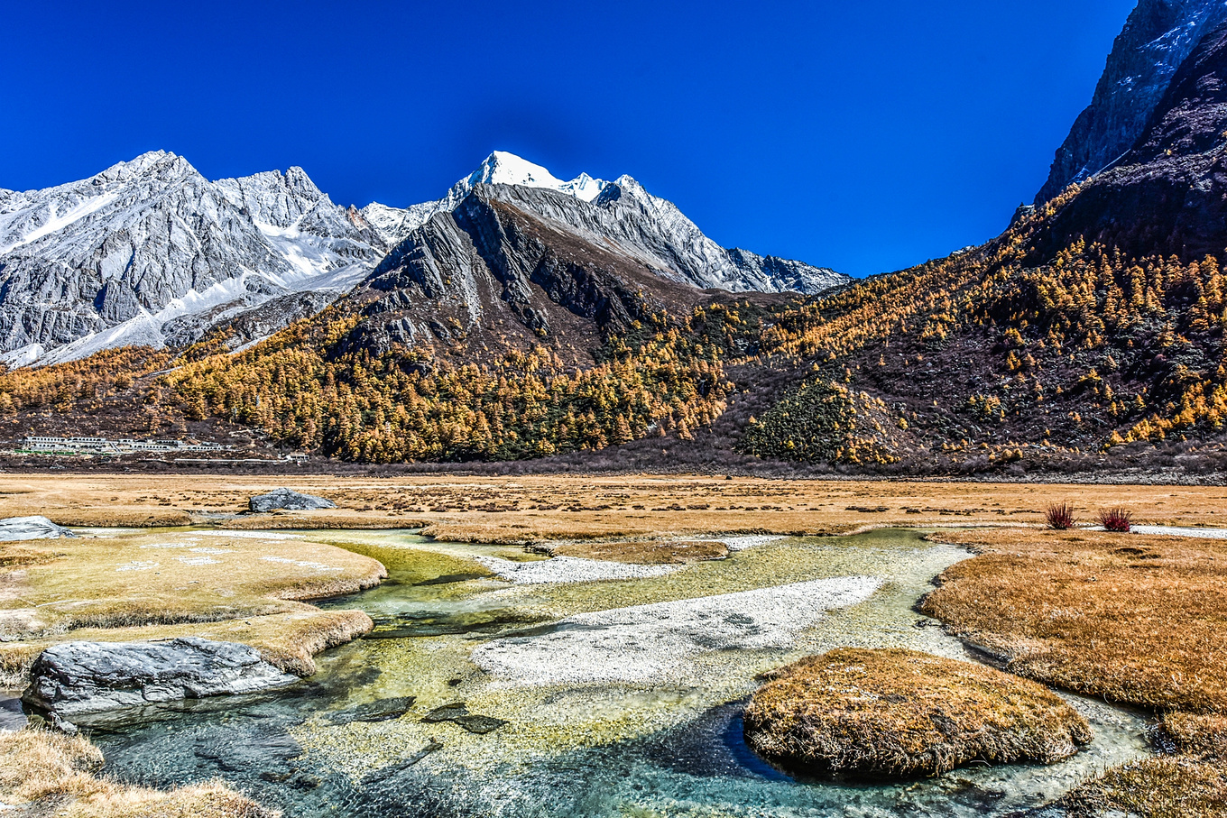 四川甘孜的亚丁稻城,四川稻城亚丁蓝色星球上的净土