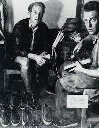 从小混混到帝国君王,从小混混到西服暴徒