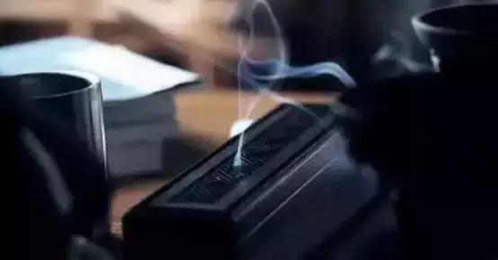 为什么普洱茶放了几年有烟味,为什么普洱茶有烟香味